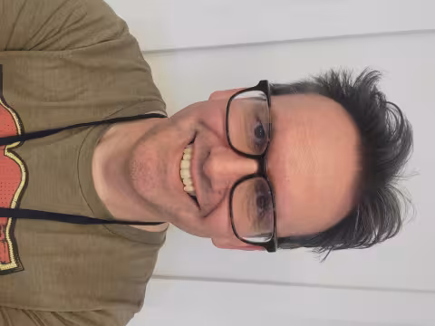 Portrait image of Julian Egelstaff